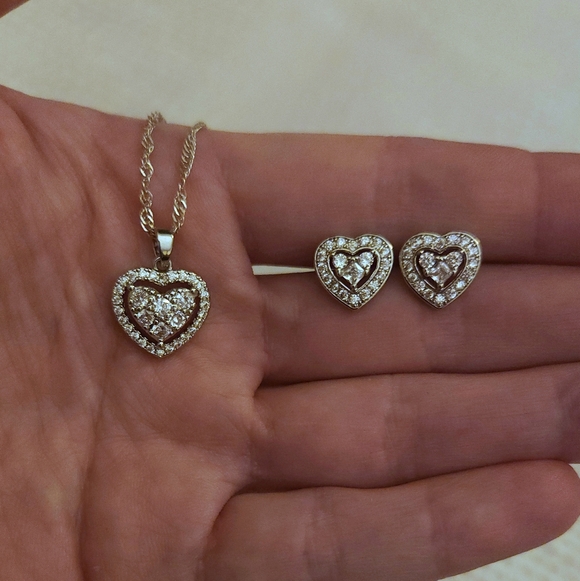 Heart-Shaped Silver Jewelry Set - Picture 3 of 4